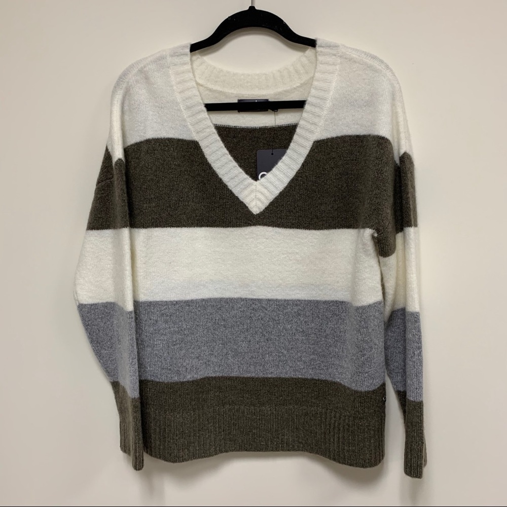 V-neck Sweater